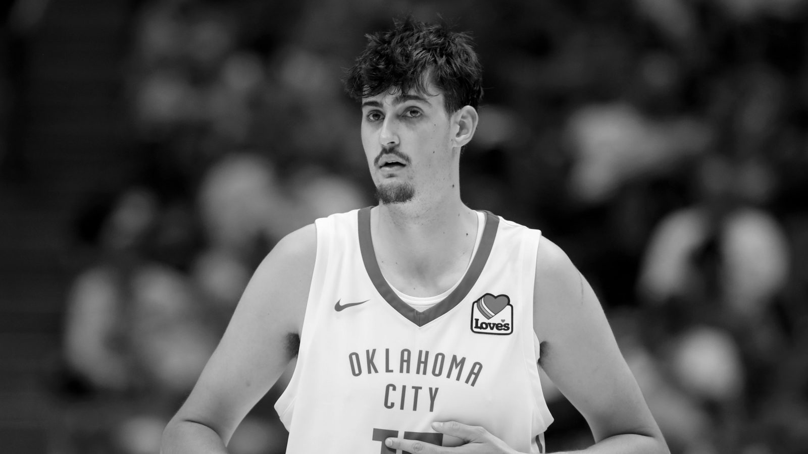 Aday Mara faz 22 sem errar, mas Thunder perde do Bucks