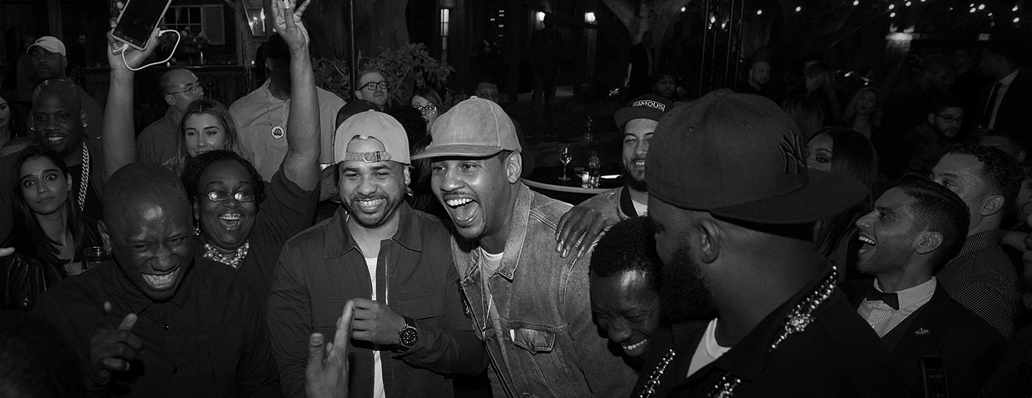 Dwyane Wade comanda carteado com amigos da NBA