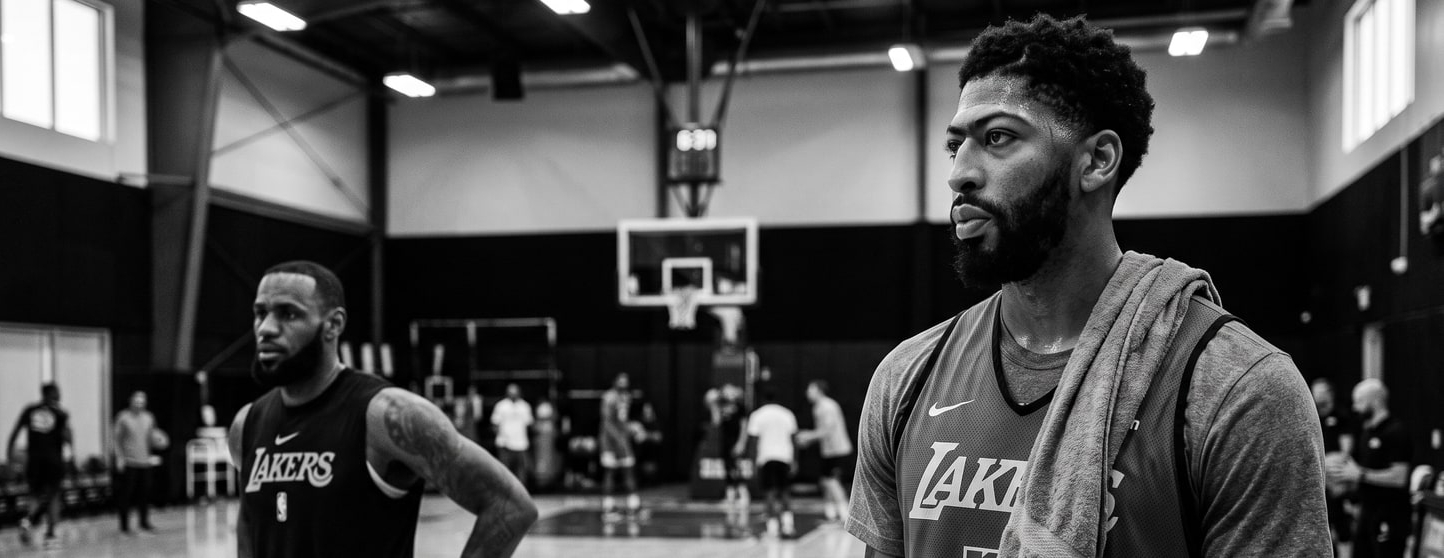 Anthony Davis chama de mentira história de LeBron no Lakers