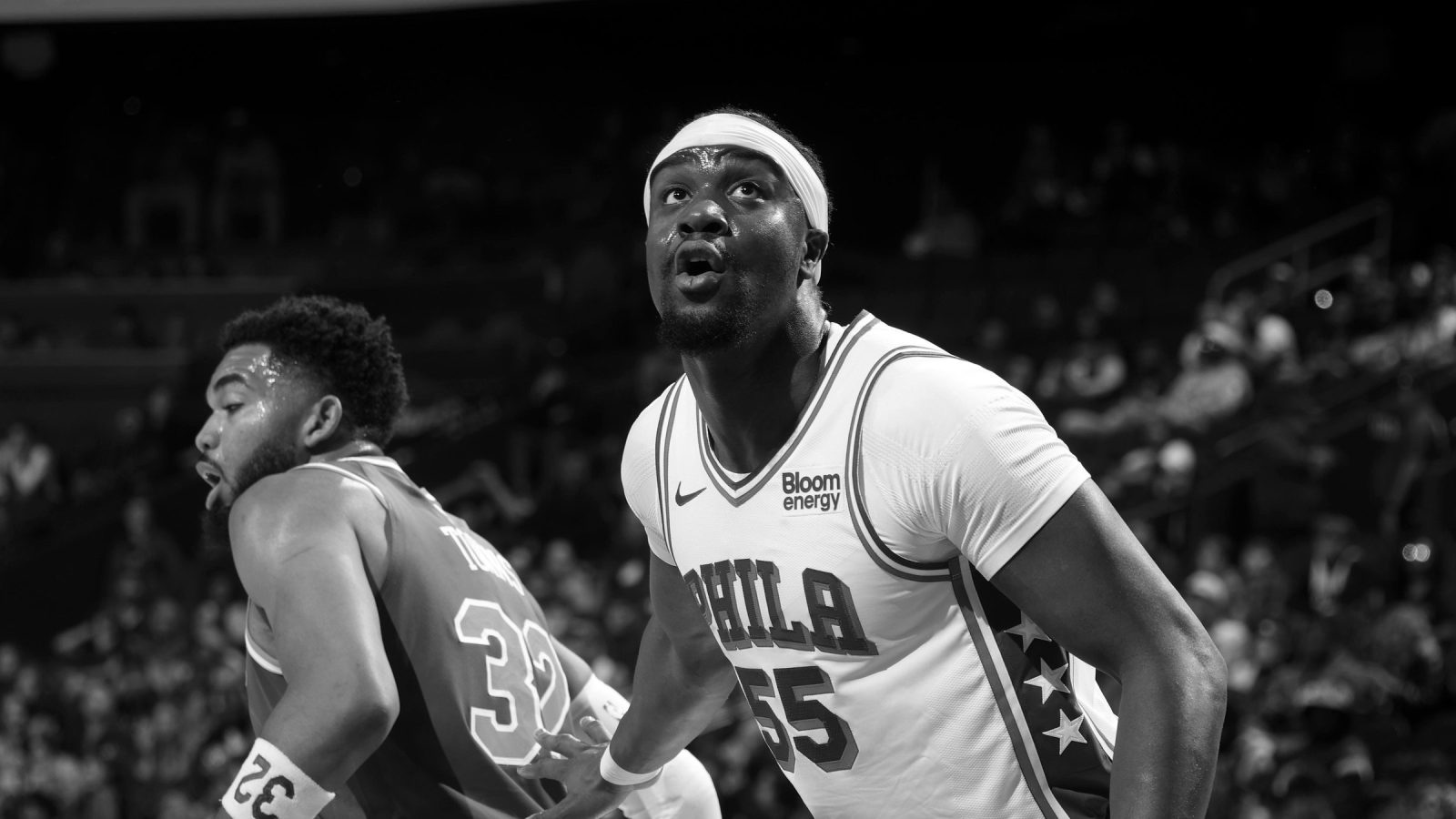 Hukporti deixa a estreia do Sixers de muletas