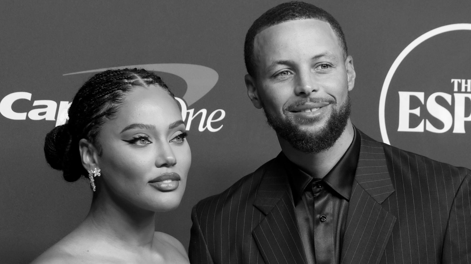 Ayesha Curry estrela filme de Natal, mas o par não é Curry