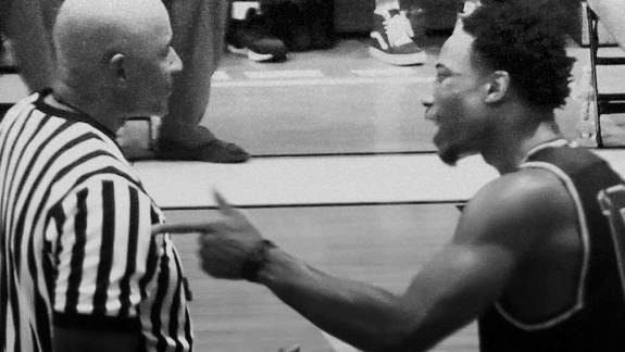 A chapa esquentou! DeRozan e Nick Young disputam partida acirrada pela Drew League 