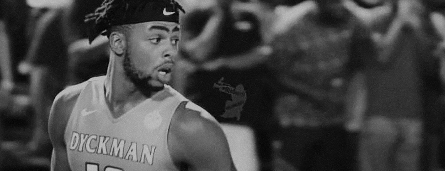 D’Angelo Russell leva a torcida em Nova Iorque à loucura com cesta nos últimos segundos em jogo de streetball
