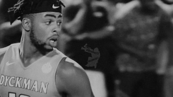 D'Angelo Russell leva a torcida em Nova Iorque à loucura com cesta nos últimos segundos em jogo de streetball