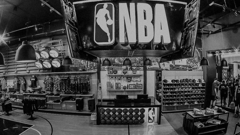 NBA inaugura loja na Galeria do Rock no centro de São Paulo