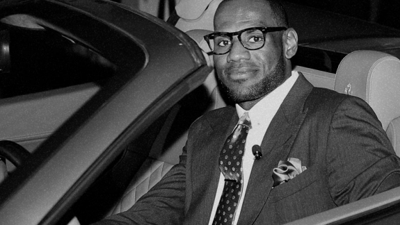 Família, negócios, poder: o que LeBron ganha se mudando para Los Angeles?