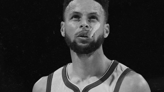 NBA: Stephen Curry reage sobre sua renovação de contrato com o Warriors