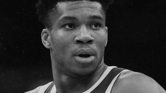 Analista explica porque lesão de Giannis Antetokoumpo foi a melhor coisa que aconteceu para o Bucks