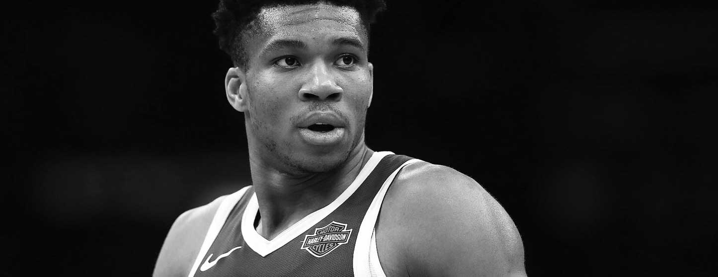 NBA: Giannis Antetokoumpo reage impressionado a presença de LeBron James nas finais entre Bucks e Suns