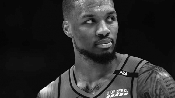 NBA: Damian Lillard desmente repórter sobre rumor de troca em entrevista coletiva