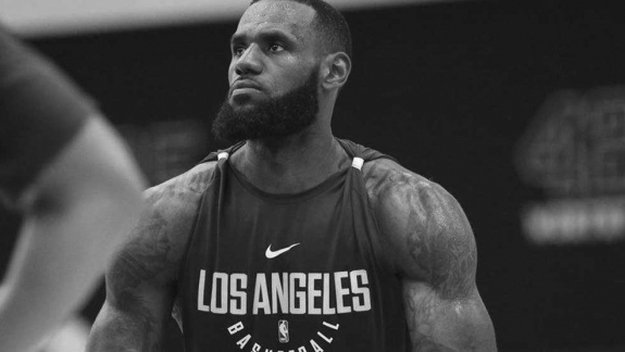 NBA: LeBron James organiza encontro de jogadores do Lakers antes do training camp
