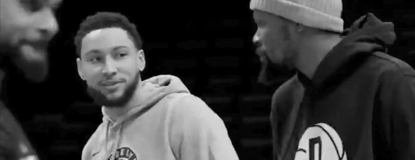 NBA: Ben Simmons aparece pela primeira vez com uniforme do Nets