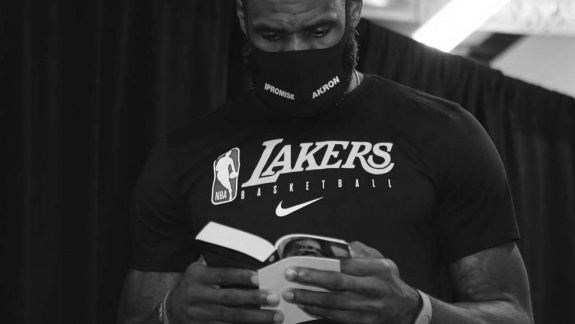 NBA: 5 livros imperdíveis sobre basquete que você não pode deixar de ler