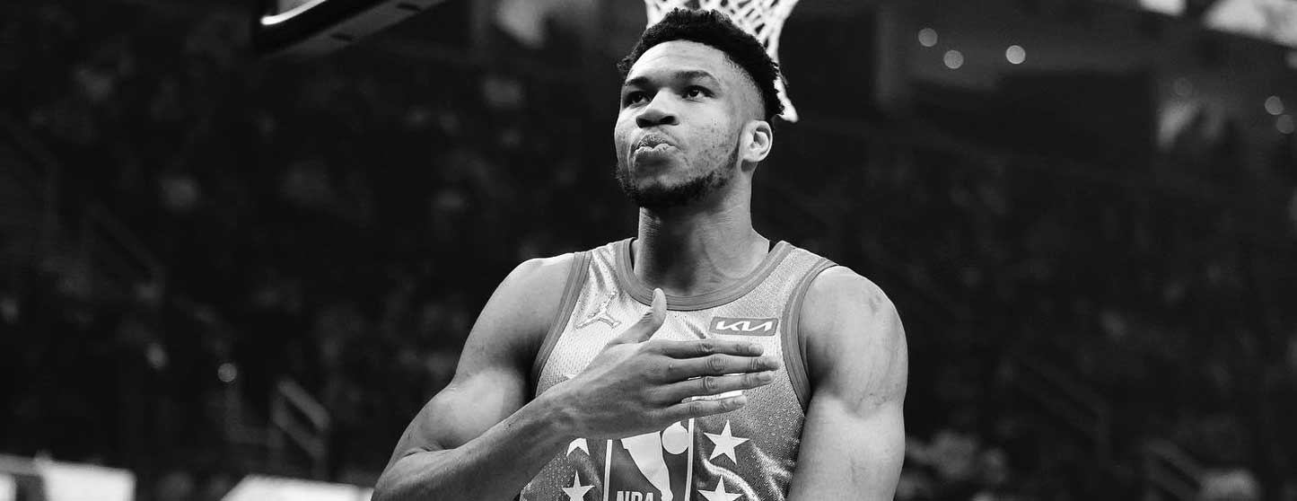 NBA: Giannis Antetokounmpo se emociona com homenagens no All-Star Game