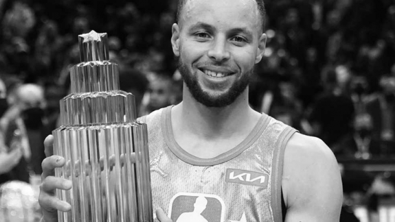 NBA: LeBron James não poupa palavras ao falar de Stephen Curry