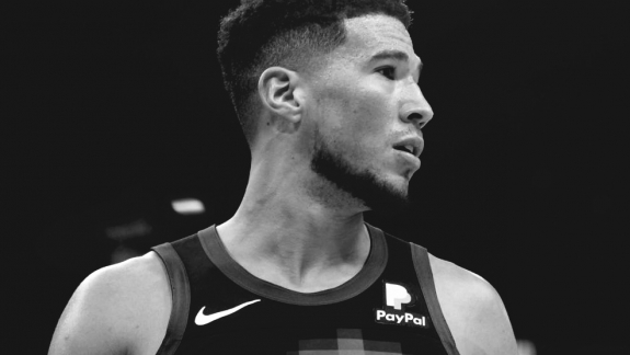 Precisamos falar sobre o trabalho defensivo de Devin Booker no Suns
