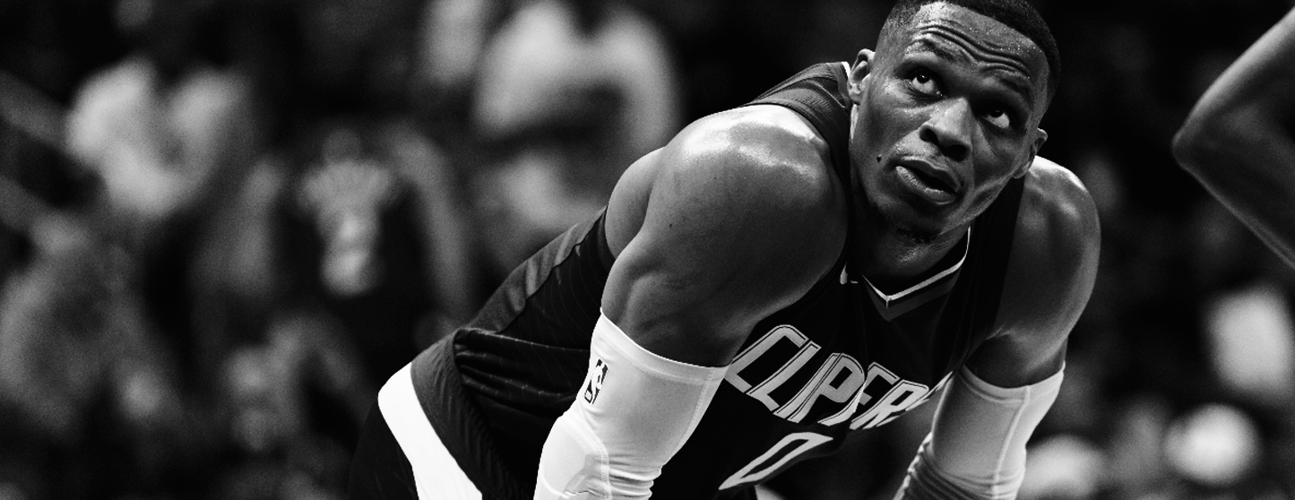 O desrespeito dos torcedores com Russell Westbrook precisa parar