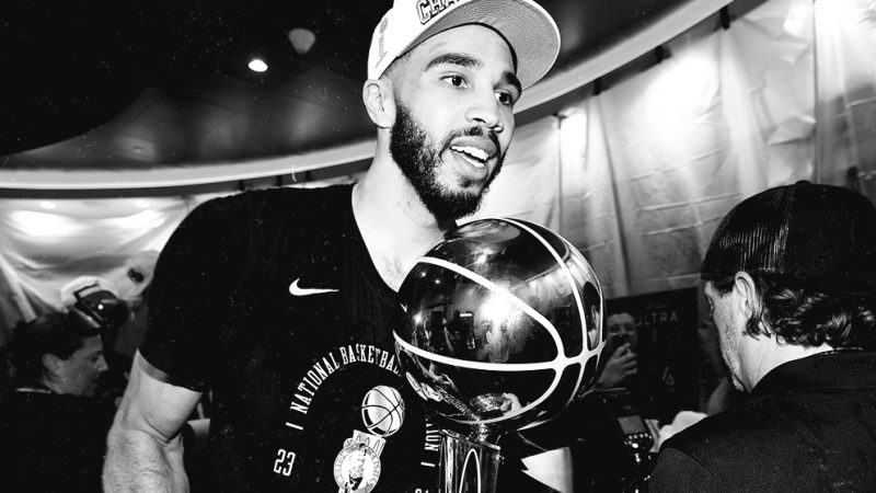 A irada tattoo de Jayson Tatum em comemoração ao título do Celtics
