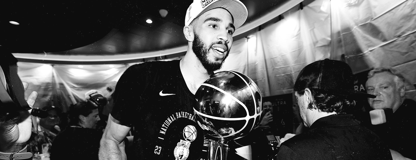A irada tattoo de Jayson Tatum em comemoração ao título do Celtics