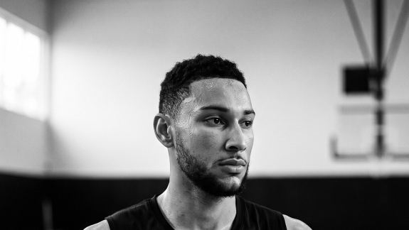 Ben Simmons impressiona o Kings, mas nem todo mundo comprou