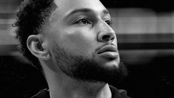 Ben Simmons aceita salário mínimo para voltar à NBA
