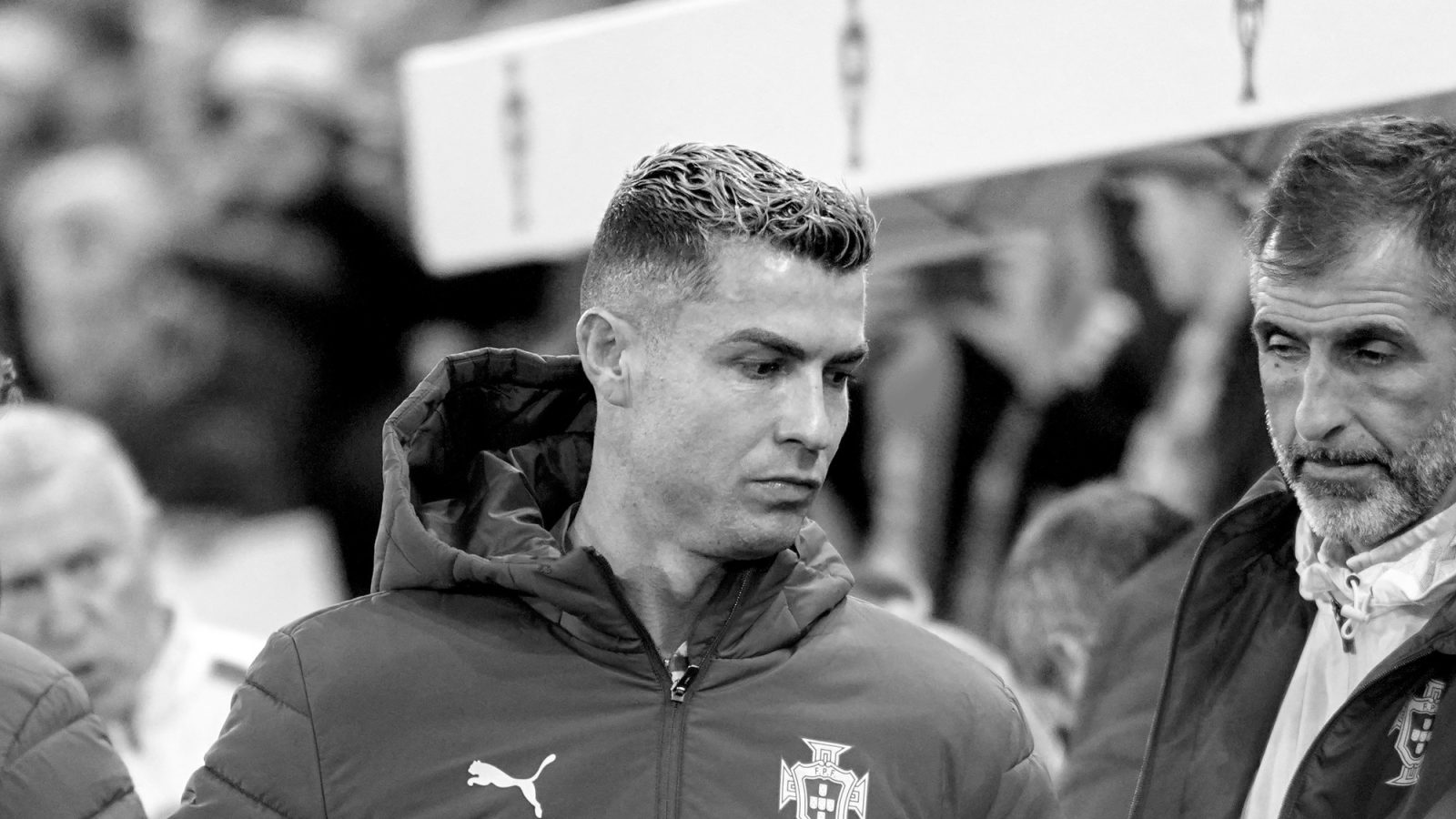Cristiano Ronaldo sai, Portugal perde 400 mil seguidores
