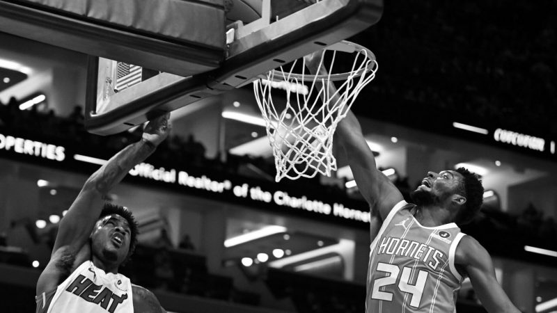 Hornets x Heat: o que o Heat fez com Giannis no banco