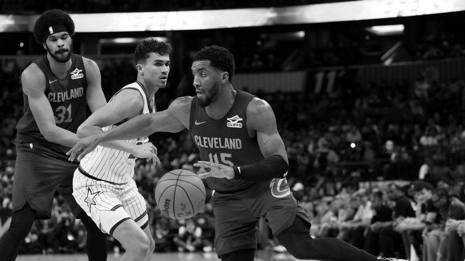 Cavs x Magic hoje: o Magic não segura Mitchell