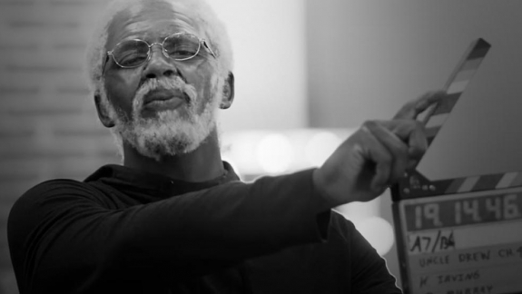 Kyrie Irving vai estrelar o popular 'Uncle Drew' nos cinemas