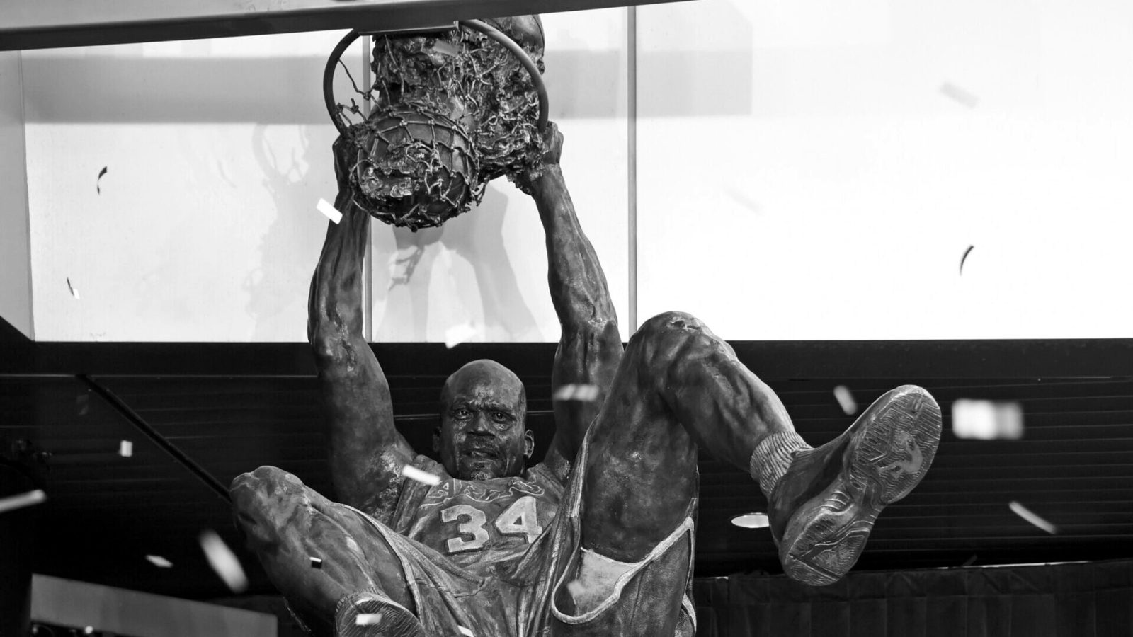 Lakers anuncia a nona estátua, e é de Phil Jackson