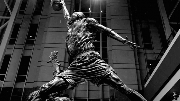 As estátuas de lendas da NBA