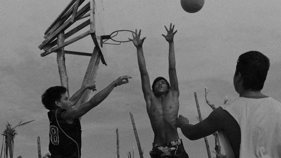 A reconstrução das Filipinas através do basquete