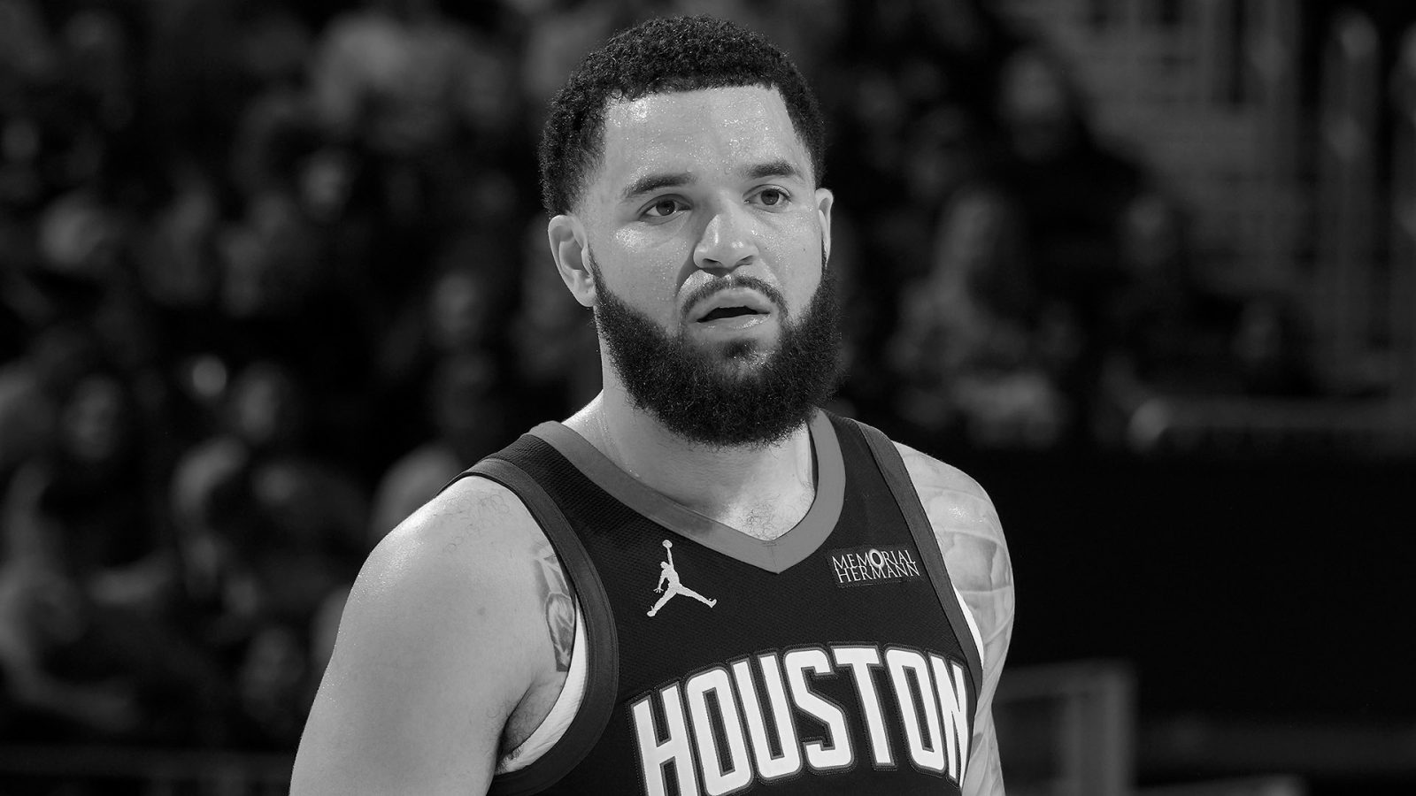 VanVleet volta ao Rockets por US$ 25 milhões após 1 ano fora