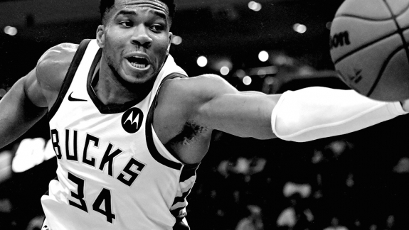 Giannis Antetokounmpo explica porque é diferente de LeBron James, Kevin Durant e outras lendas da NBA