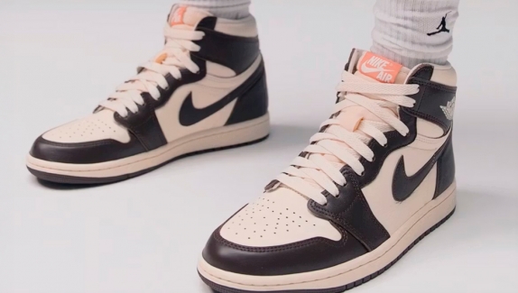 O novo Air Jordan 1 feminino “Light Madder Root”