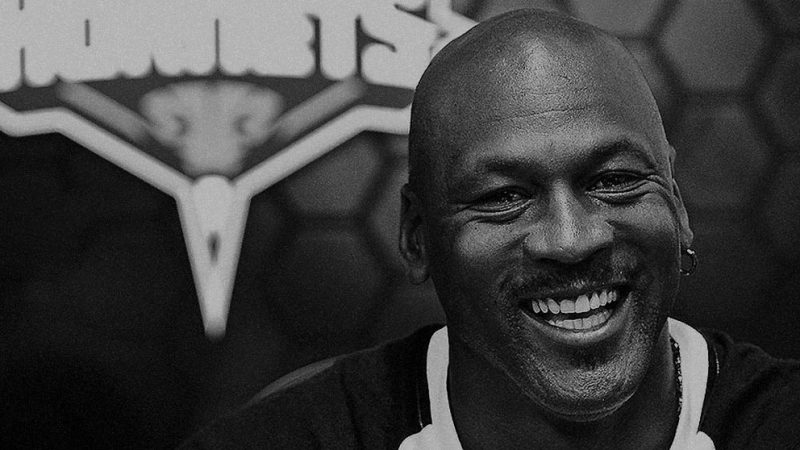 Vaza foto da nova camisa do Charlotte Hornets