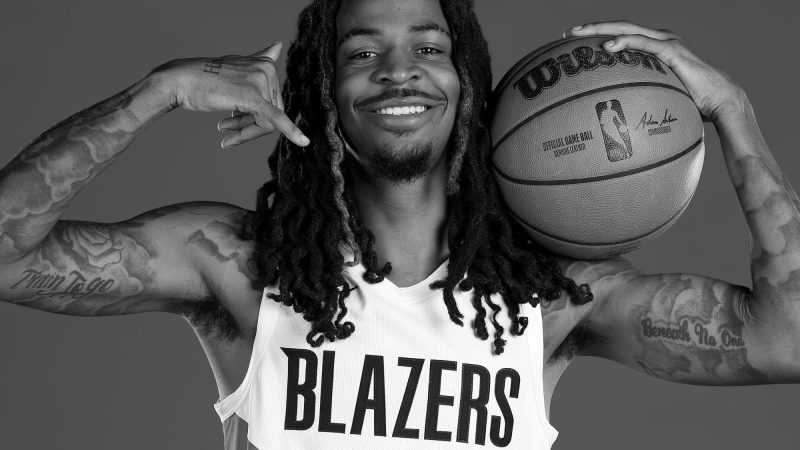 Ja Morant manda recado a Memphis no primeiro dia de Blazers