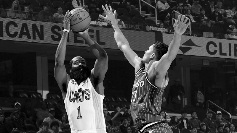 Cavs x Magic: o Magic segurou Mitchell, mas não Harden