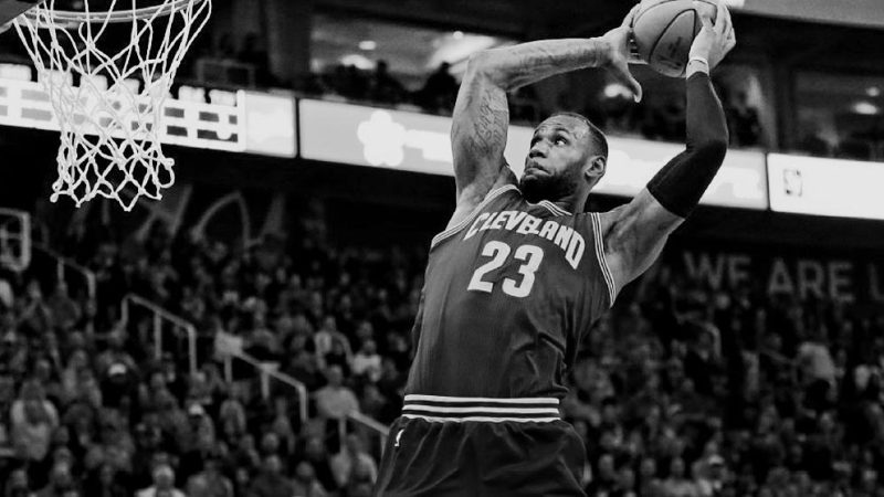 LeBron tem enterrado mais do que o normal