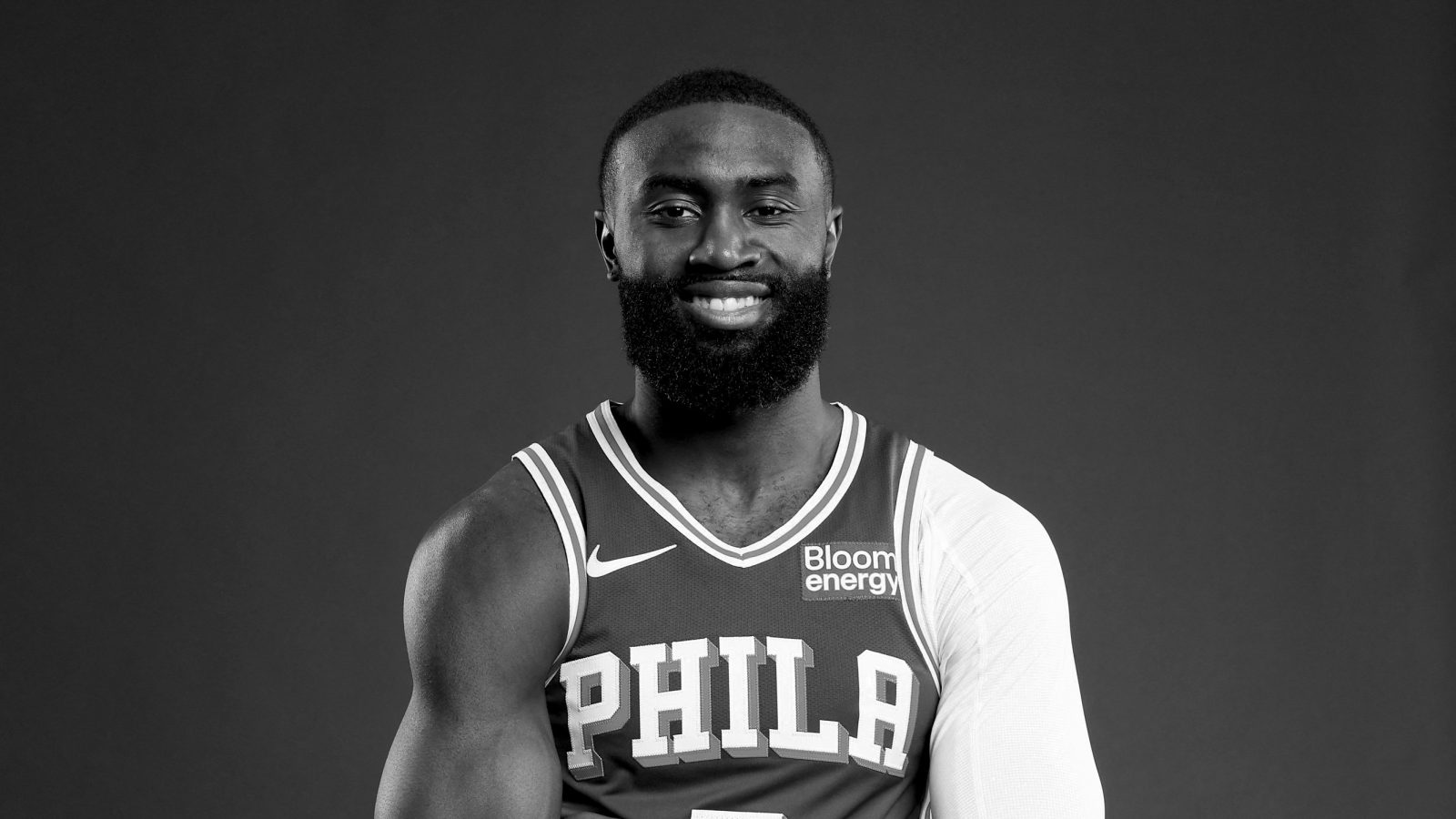 Jaylen Brown faz 13 no 1º quarto da estreia pelo Sixers