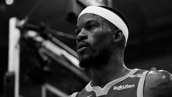 Warriors estreia contra o Lakers sem Butler e sem Moody