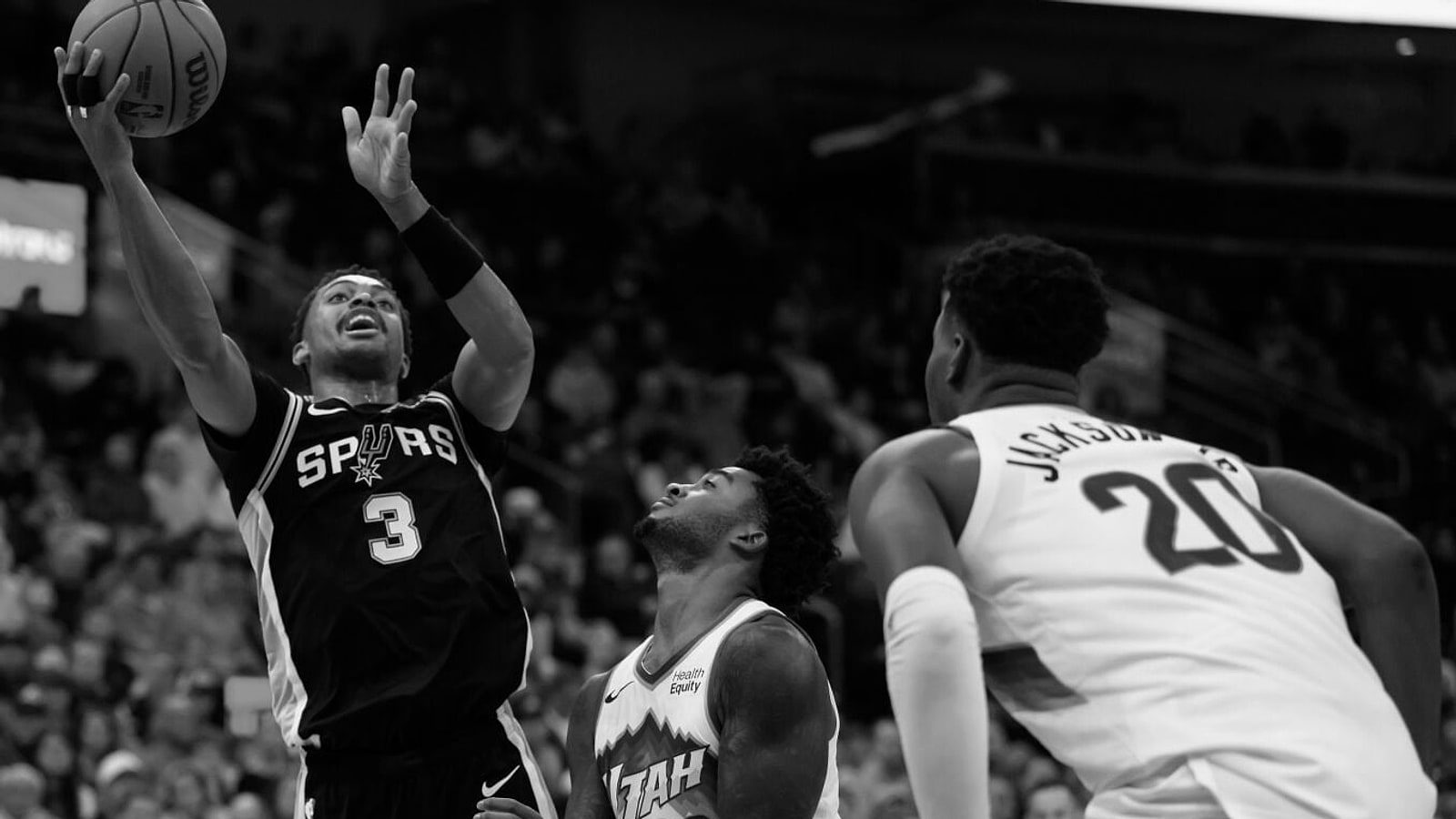 Jazz x Spurs hoje: horário, onde assistir e escalações