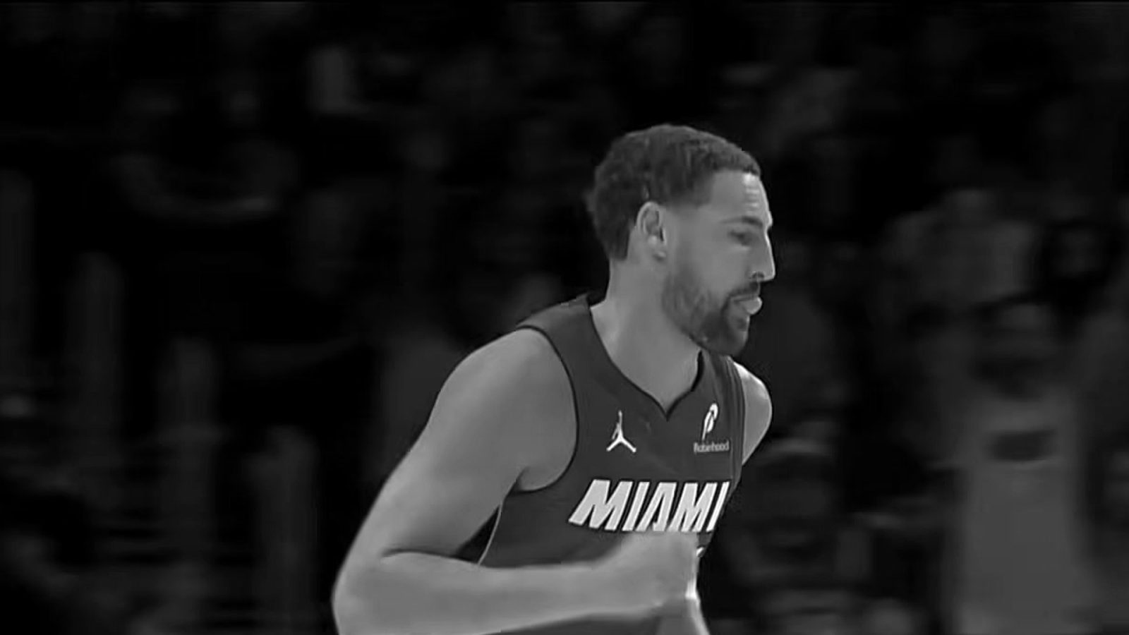Quantas bolas de três Klay Thompson acertou contra o Pacers