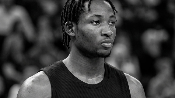 Duren, Kuminga e Harden travam a free agency até setembro