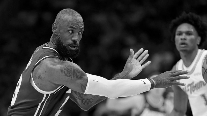 Os 10 com mais temporadas na NBA, e LeBron na 24ª
