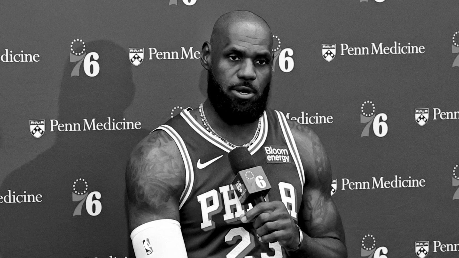 LeBron tem artrite crônica no pé esquerdo