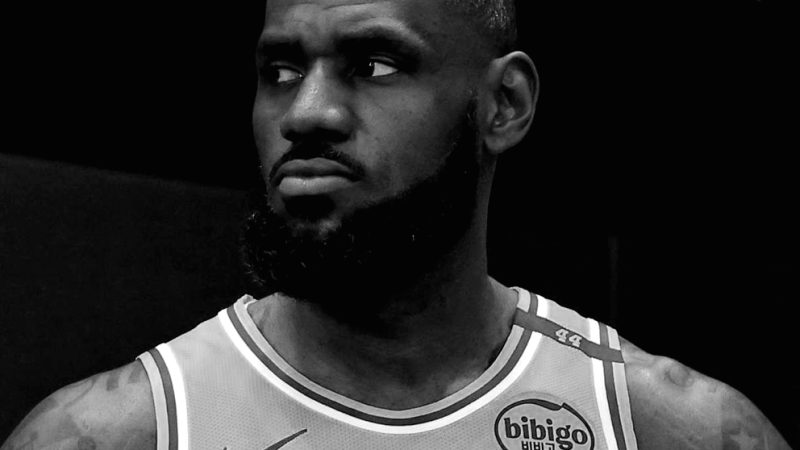 NBA: LeBron James detona ex-técnico do Lakers