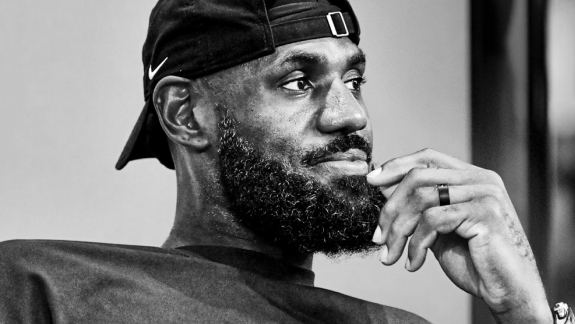 LeBron James rebate acusação de que é mentiroso