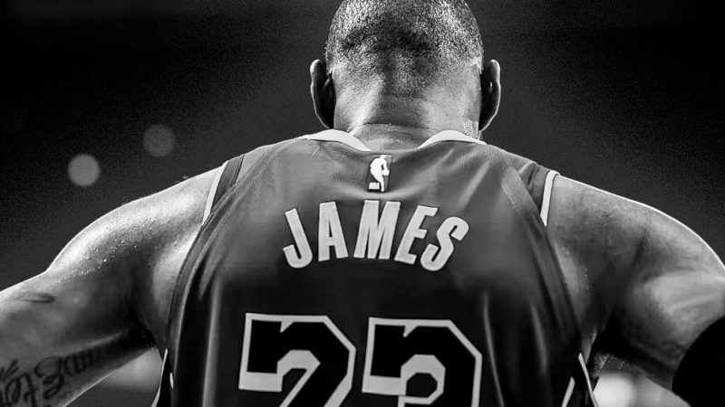 LeBron e mais dois jogadores ficaram de fora do primeiro treino do Lakers