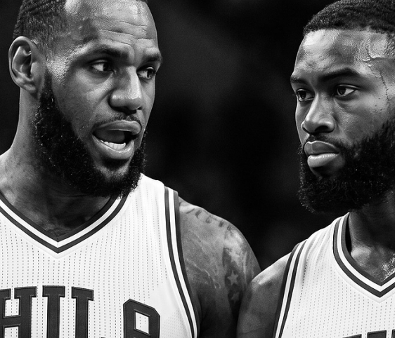 LeBron e Jaylen Brown no 76ers: quem abre mão da bola?